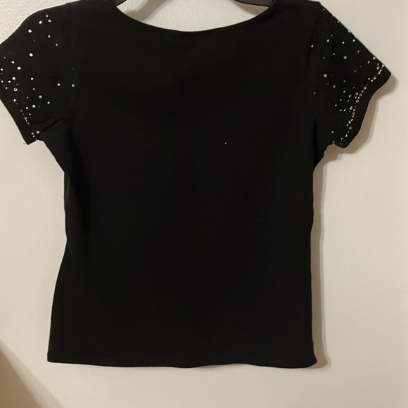 Top - Picture 2 of 4